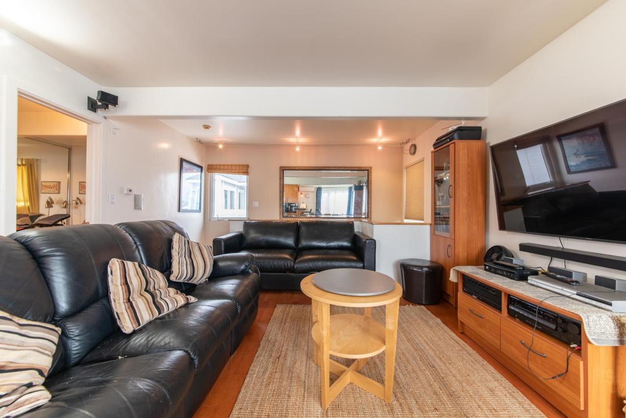 Newport House 1 Block From The Free Pickleball Courts And 5 Cruisers *