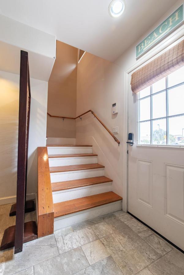 Newport House 1 Block From The Free Pickleball Courts And 5 Cruisers * Newport Beach