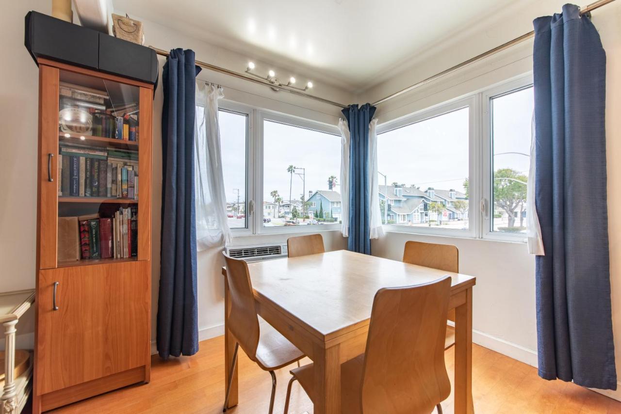 Newport House 1 Block From The Free Pickleball Courts And 5 Cruisers Holiday home