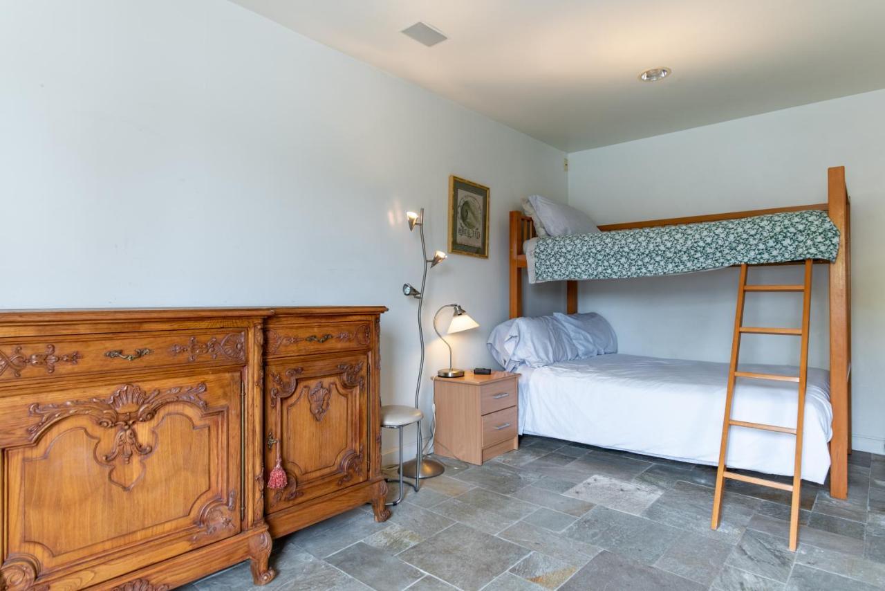 Newport House 1 Block From The Free Pickleball Courts And 5 Cruisers Holiday home Newport Beach