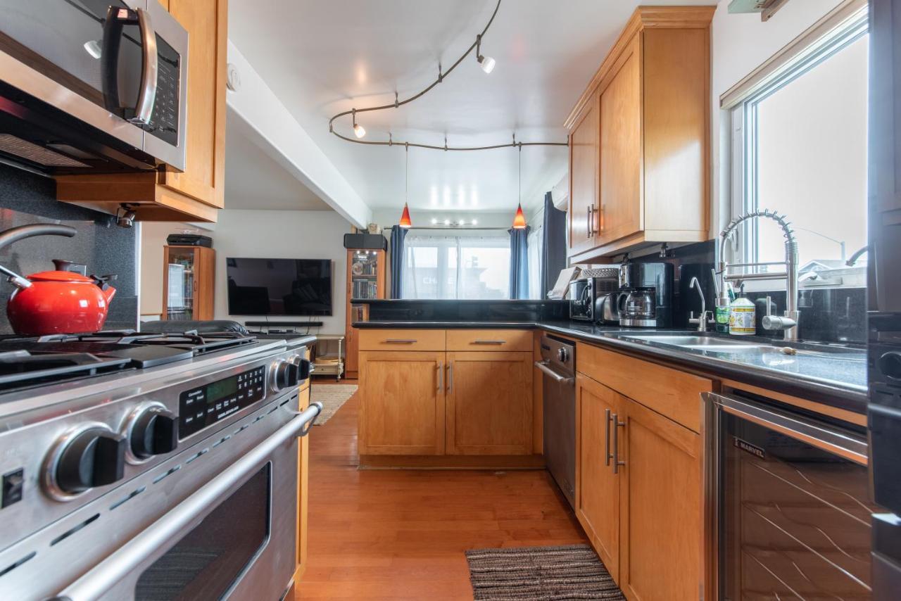 Newport House 1 Block From The Free Pickleball Courts And 5 Cruisers