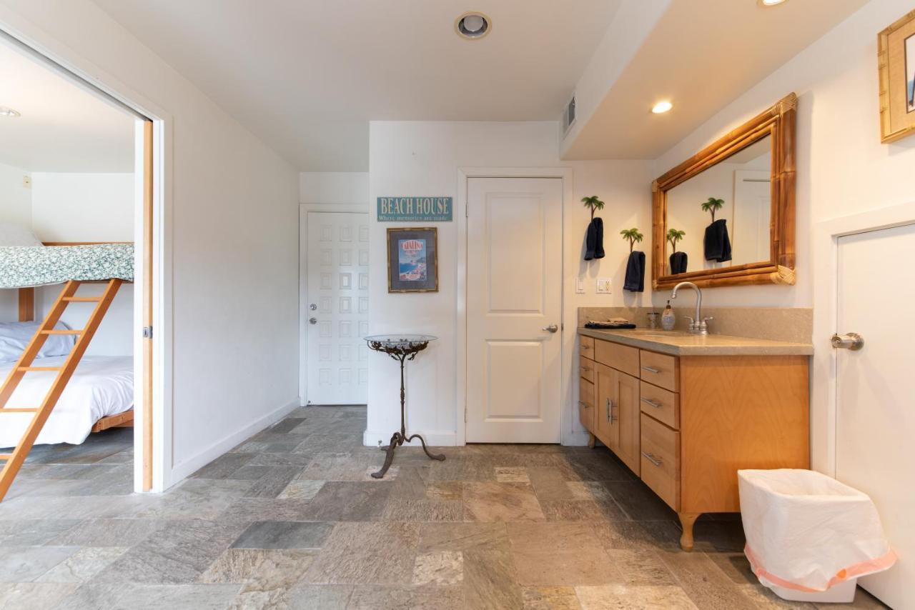 Newport House 1 Block From The Free Pickleball Courts And 5 Cruisers