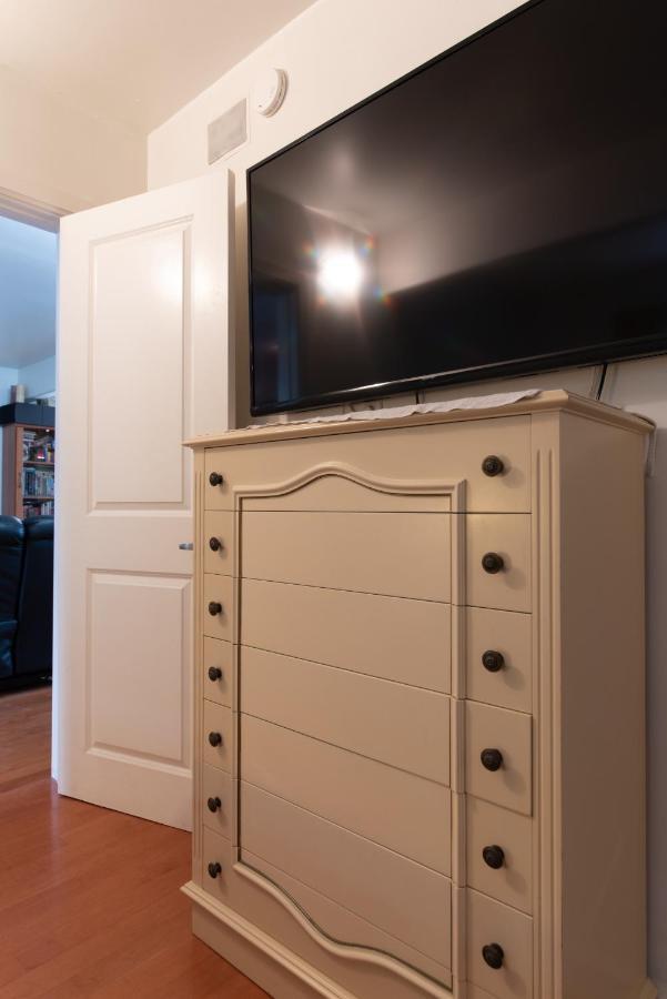 Newport House 1 Block From The Free Pickleball Courts And 5 Cruisers Newport Beach