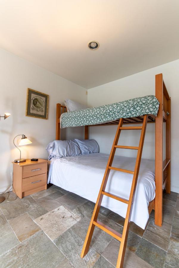 Newport House 1 Block From The Free Pickleball Courts And 5 Cruisers *