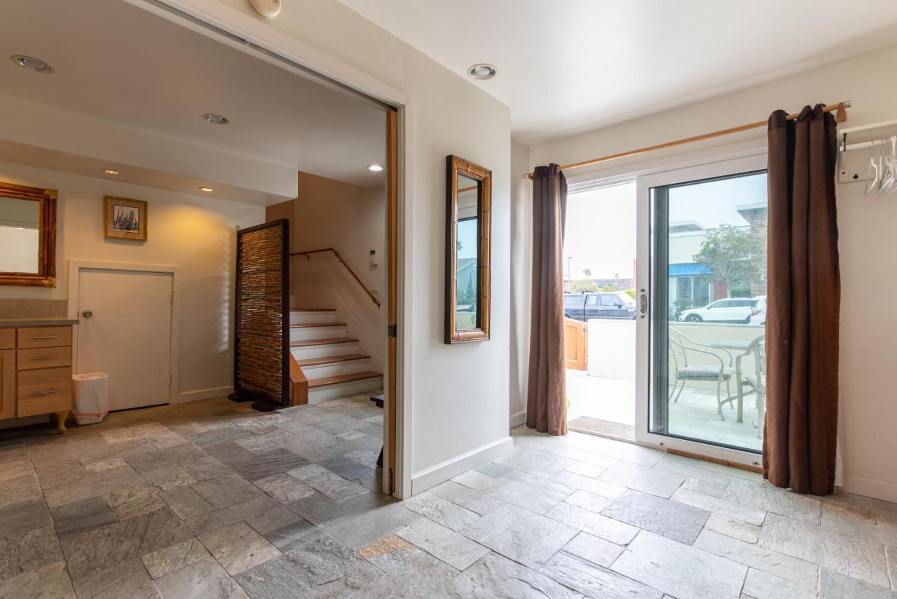 Newport House 1 Block From The Free Pickleball Courts And 5 Cruisers * Newport Beach