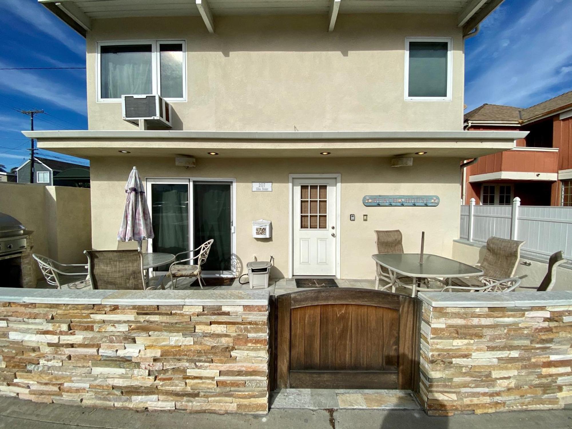 Newport House 1 Block From The Free Pickleball Courts And 5 Cruisers Newport Beach